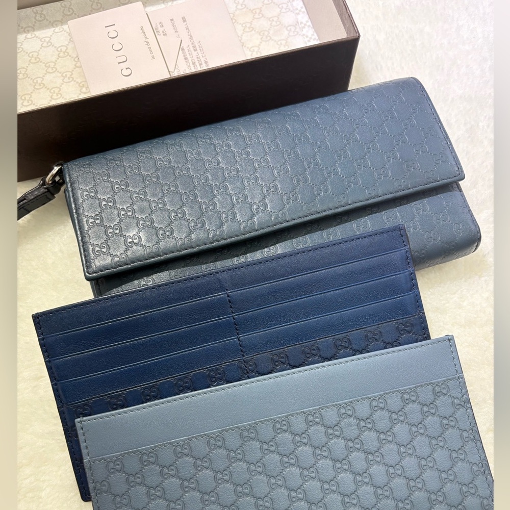 Authentic Gucci Navy Leather Wristlet - Picture 7 of 16